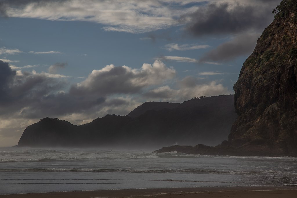Piha-Beach-HDR-217-HDR.jpg